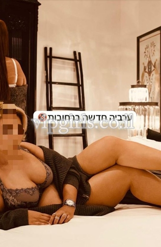 נוגע ורומנטי, עם גוף טעים
