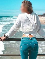 ישירה והנערה, עם גוף ספורטיבי